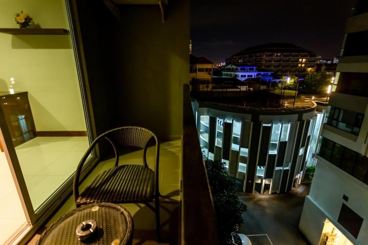 Honey Boutique Hotel Pattaya Exteriör bild