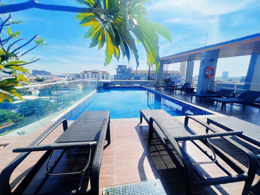 Honey Boutique Hotel Pattaya Exteriör bild